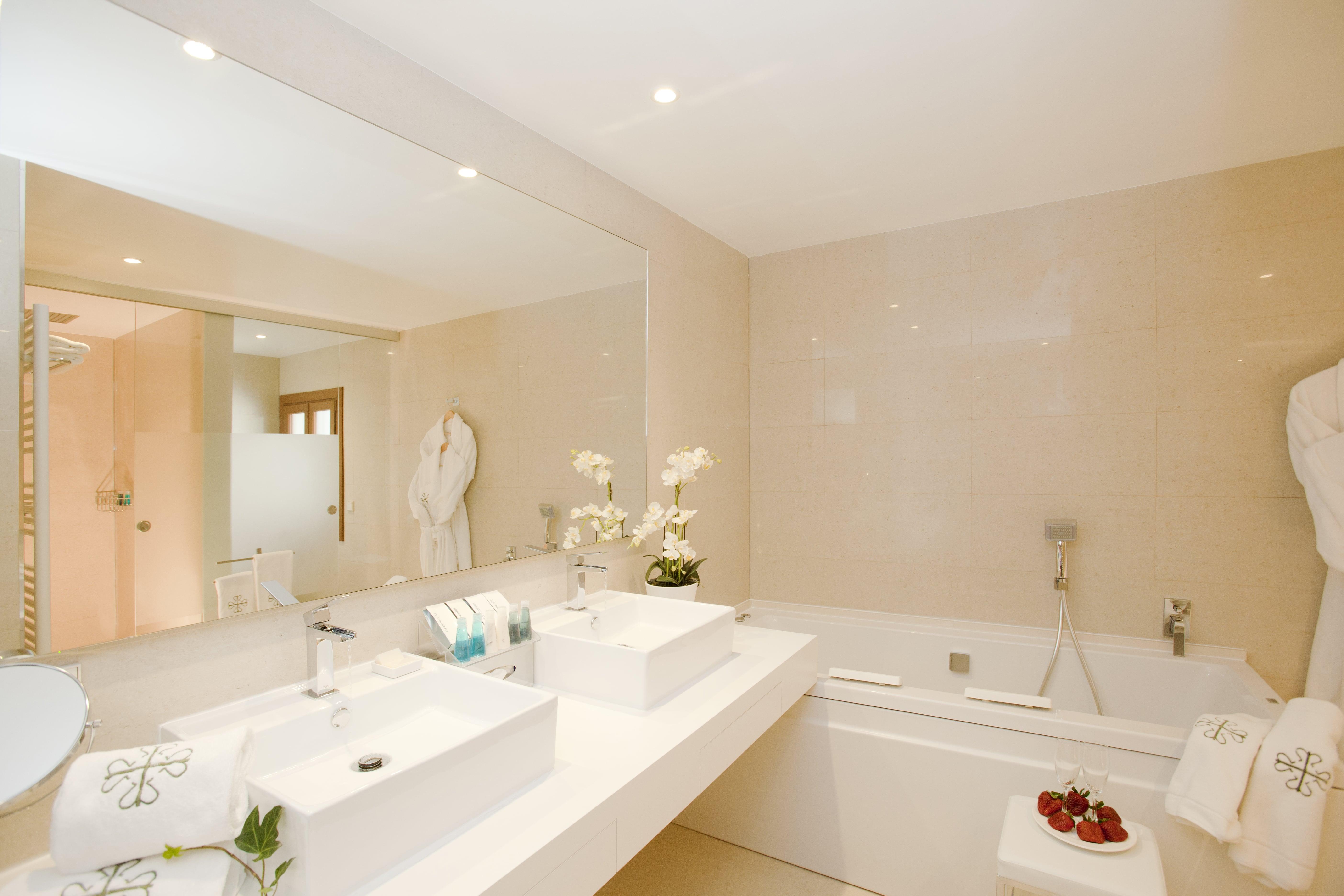 L'Hermitage Hotel & Spa Ориент Екстериор снимка